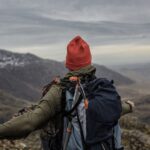 Възрастен турист с раница на планински пейзаж, Bulgaria, Hillview.