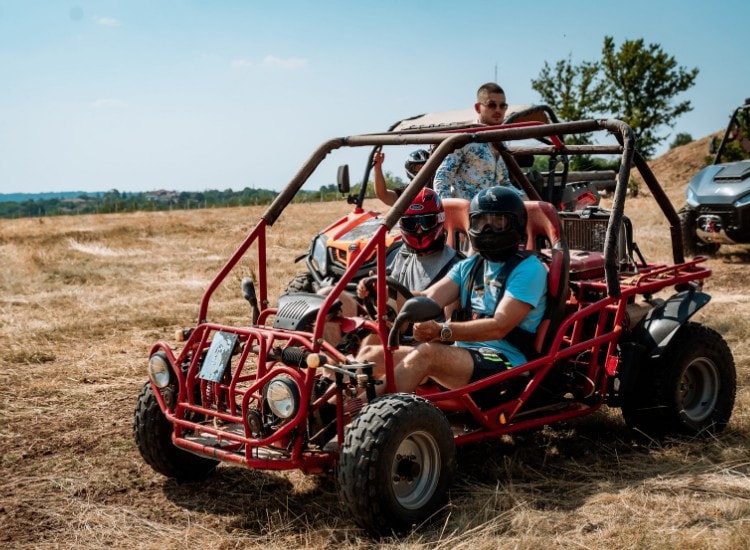 Приключенски офроуд катеринг в Хилвю България.