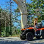 Екстериор на туристическа атракция в България с ATV в природната обстановка.