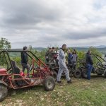 Земеделска техника и хора в планински пейзаж, България, Hillview Bulgaria, туристическа атракция.
