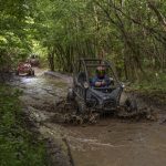 Джип офроуд приключение в горите на България, активна почивка и екстремни изживявания.