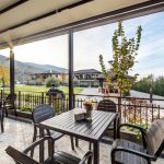 Спокойна вила Хилвю България с изглед към природата.